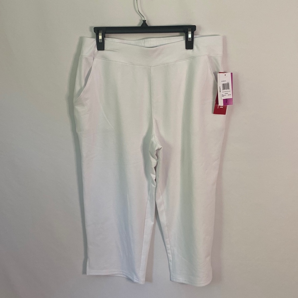 NWT Cathy Daniels pull on French terry Capri